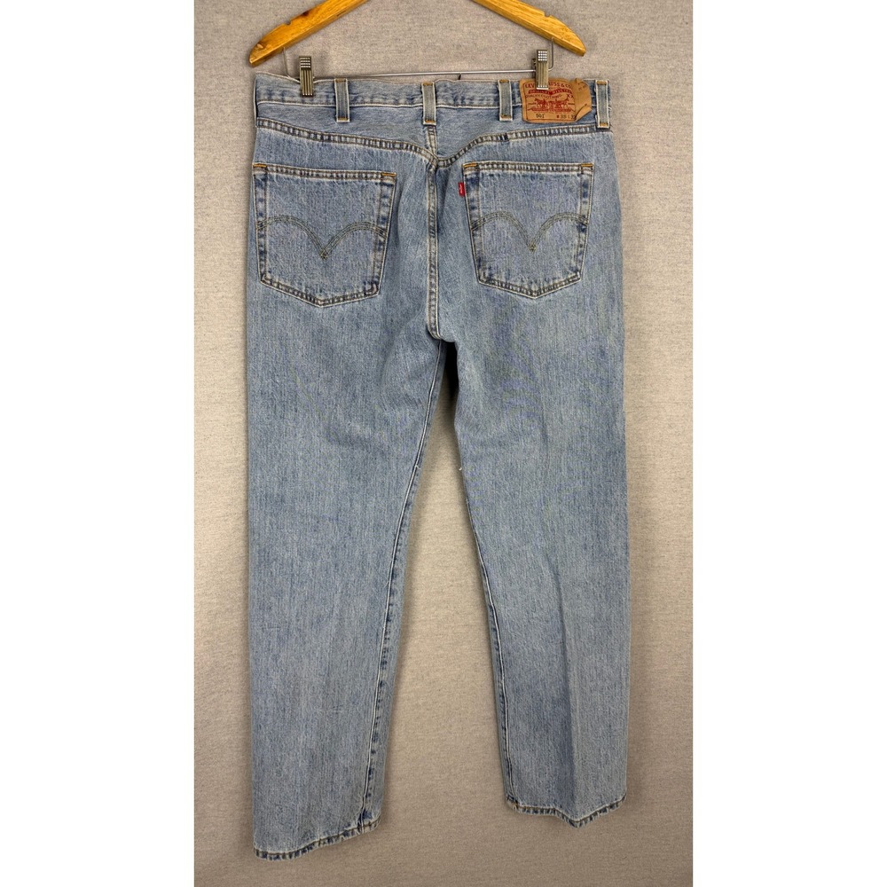 Levis 501 Original Fit Jeans Mens 35x31 Light Wash Blue Straight Leg Button Fly - Picture 3 of 7